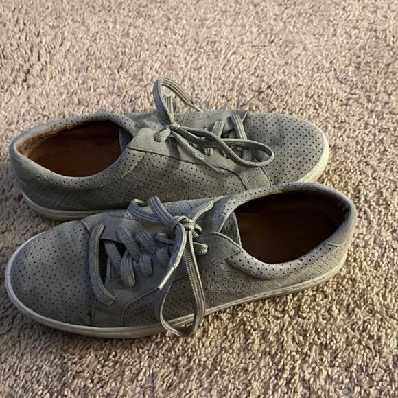 Caslon Women’s Gray Suede Sneaker size 9 - Picture 2 of 3
